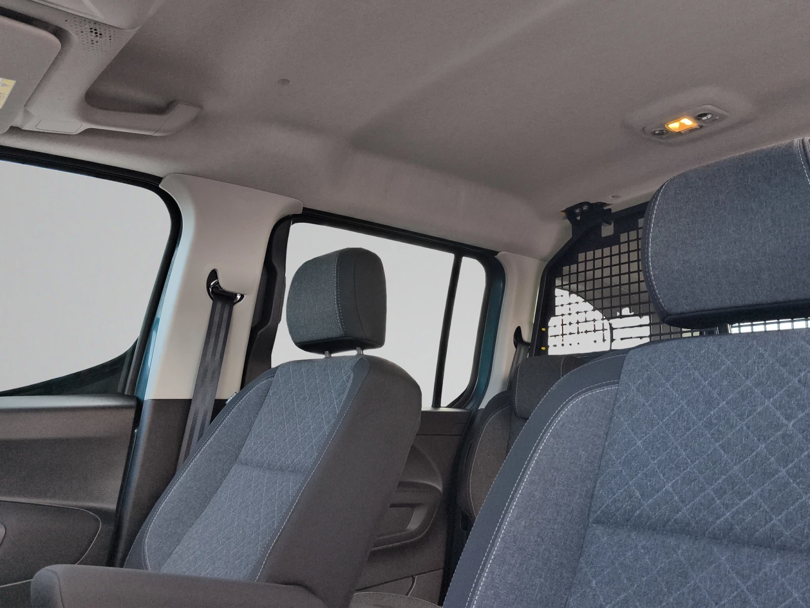 Opel Combo Life MCA Edition Plus 1.5 EAT8//2412507, снимка 13 - Автомобили и джипове - 53781947