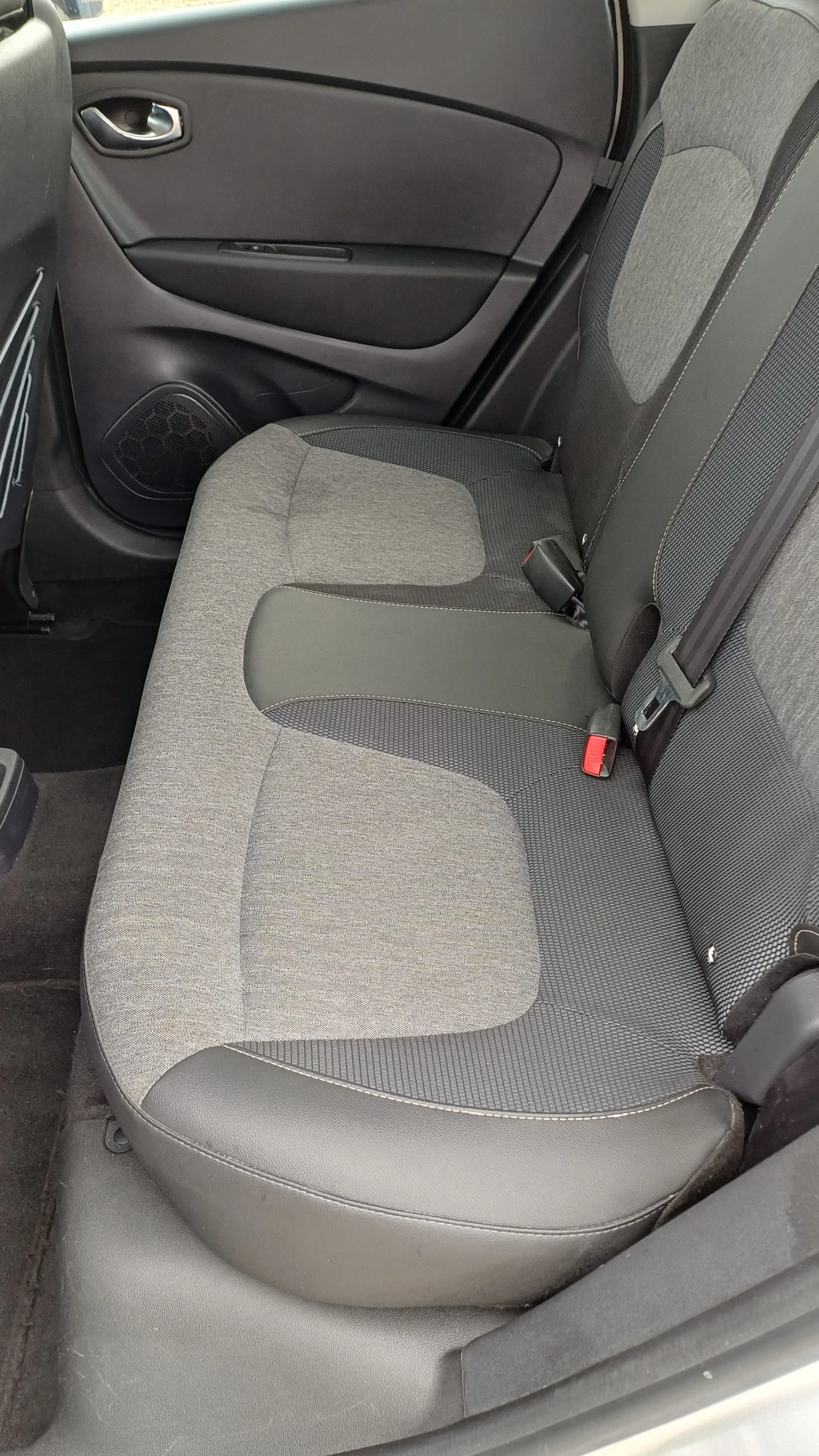 Renault Captur  Automatic 51000km, снимка 12 - Автомобили и джипове - 53878343