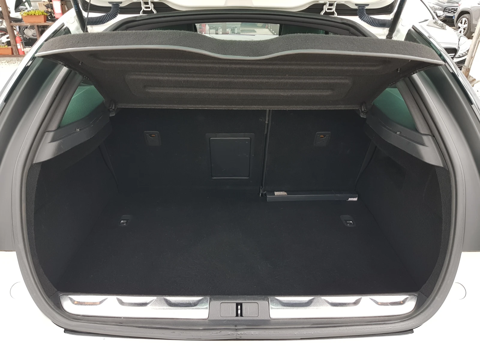 Citroen DS5 92 144 КМ !!! 1.6 БЕНЗИН КАТО НОВ, снимка 17 - Автомобили и джипове - 53915374