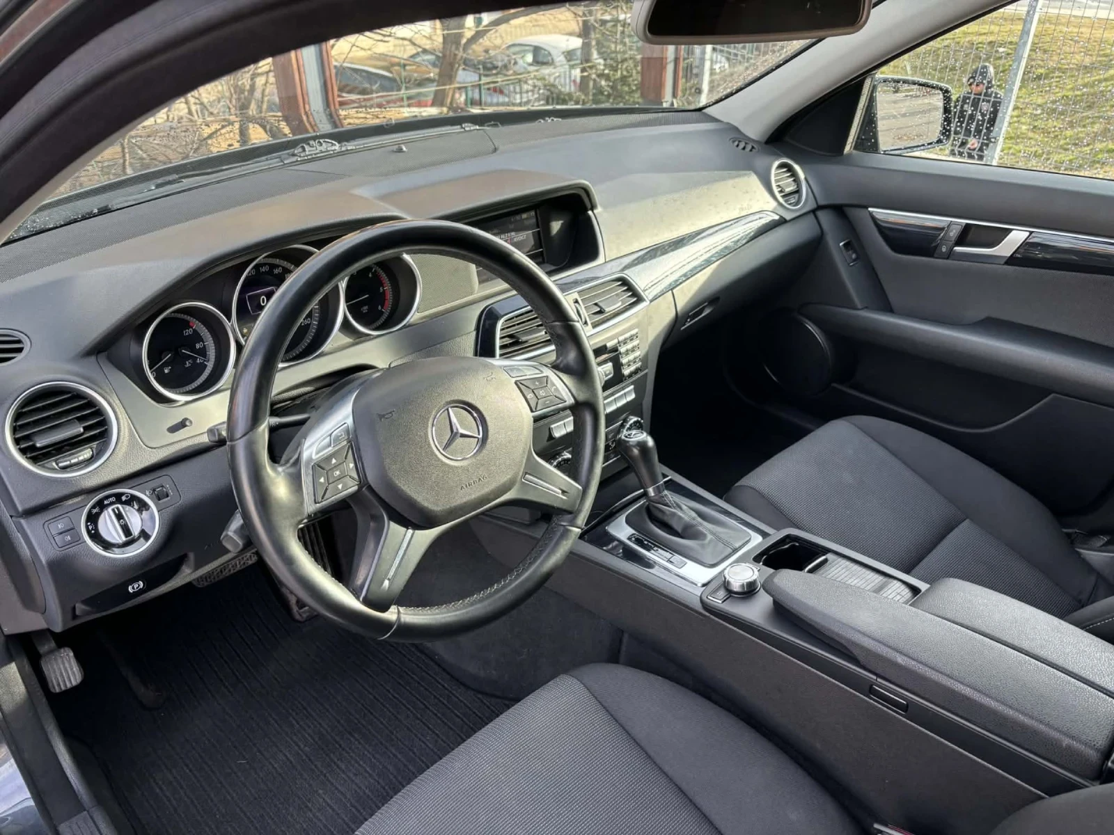 Mercedes-Benz C 220, снимка 5 - Автомобили и джипове - 54082025