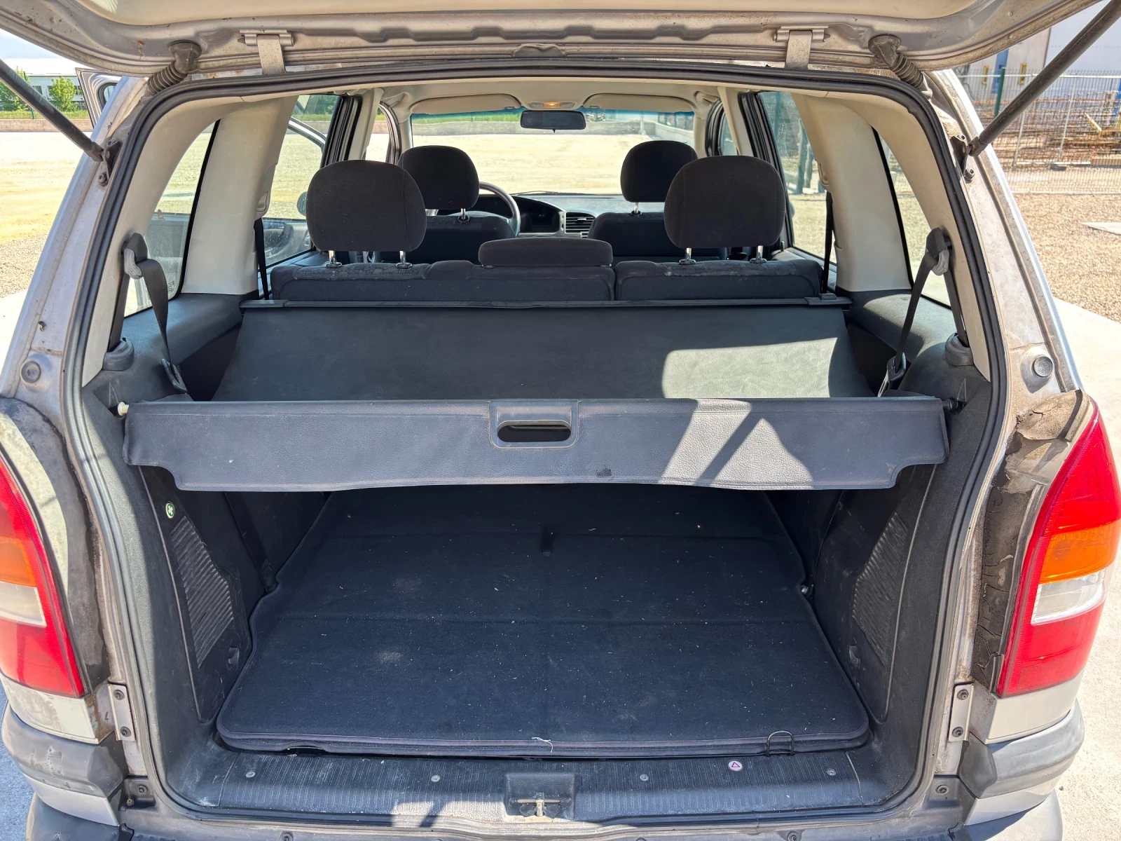 Opel Zafira 1.6 БЕНЗИН 7 МЕСТНА, снимка 10 - Автомобили и джипове - 54445341