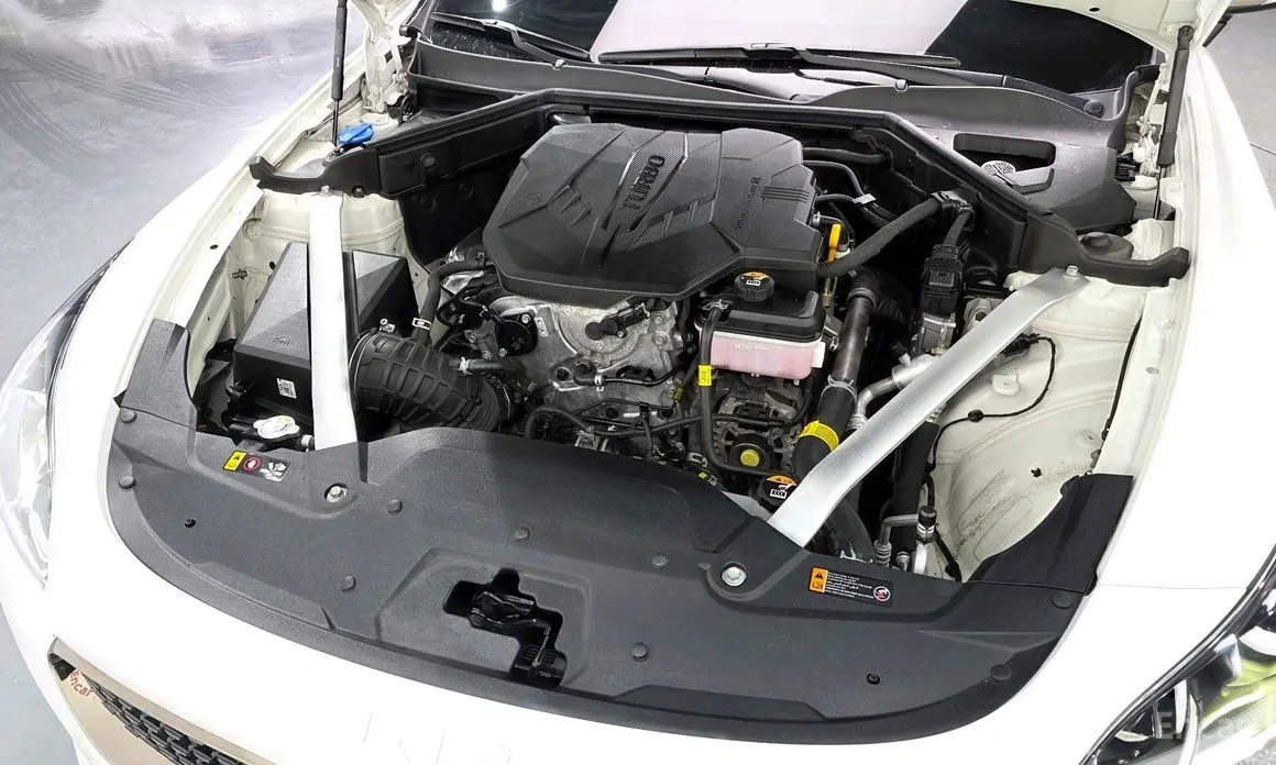 Kia Stinger 2.5 T-GDI * ПОДГ/ОБДУХ * ALCANTARA * , снимка 6 - Автомобили и джипове - 54485656