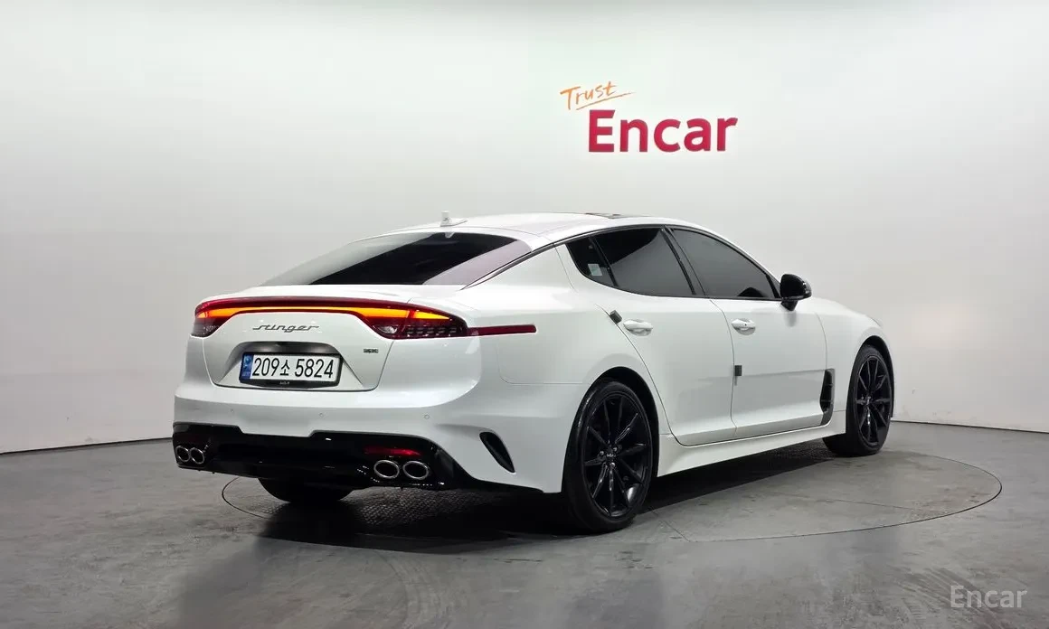 Kia Stinger 2.5 T-GDI * ПОДГ/ОБДУХ * ALCANTARA * , снимка 2 - Автомобили и джипове - 54485656