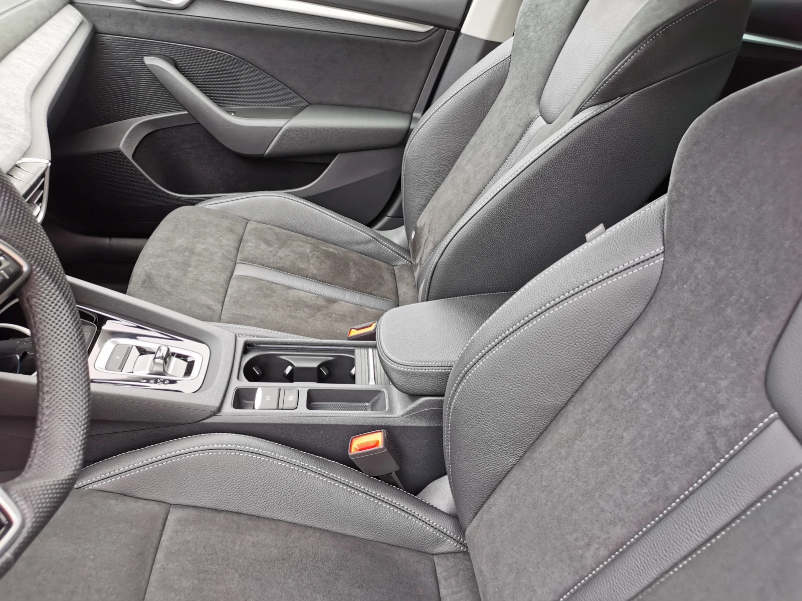 Skoda Octavia Едишън 130, снимка 8 - Автомобили и джипове - 55874502