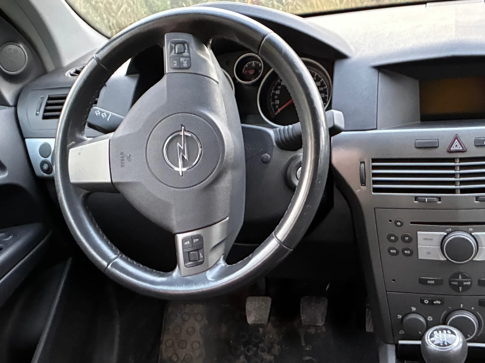 Opel Astra 1.6 16V Twinport, снимка 7 - Автомобили и джипове - 56026051