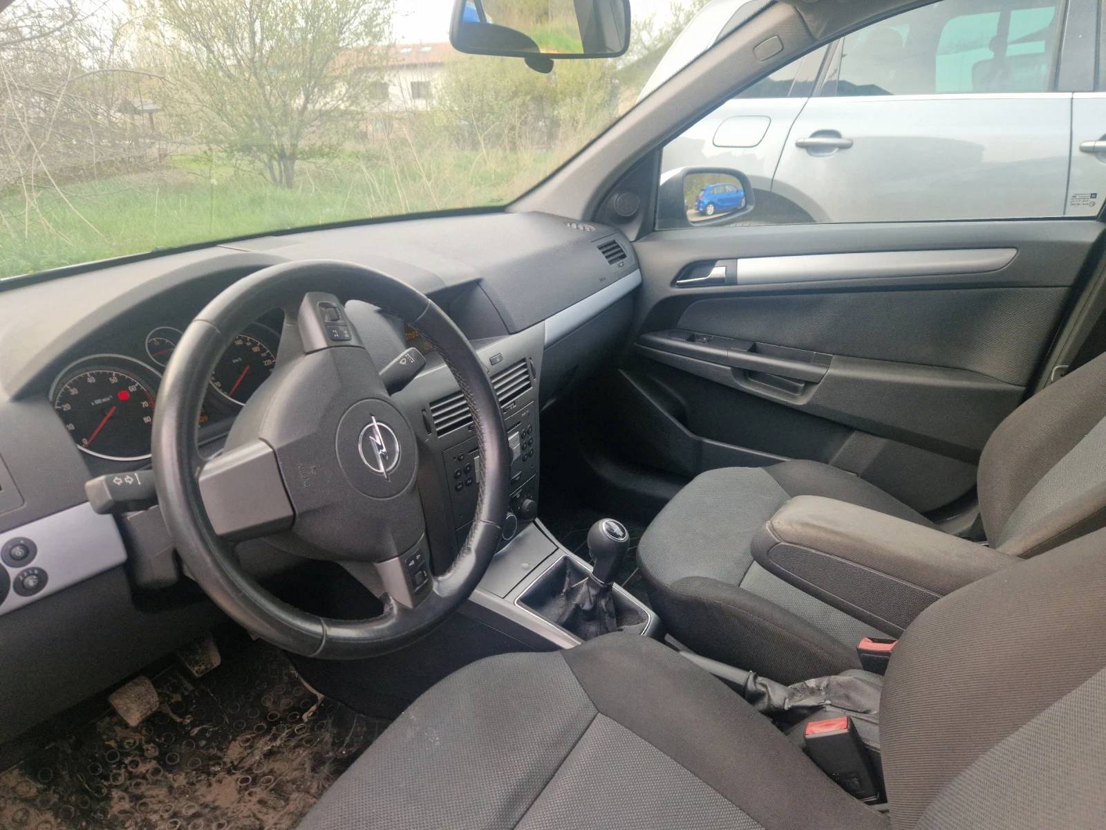 Opel Astra 1.6 16V Twinport, снимка 9 - Автомобили и джипове - 56026051