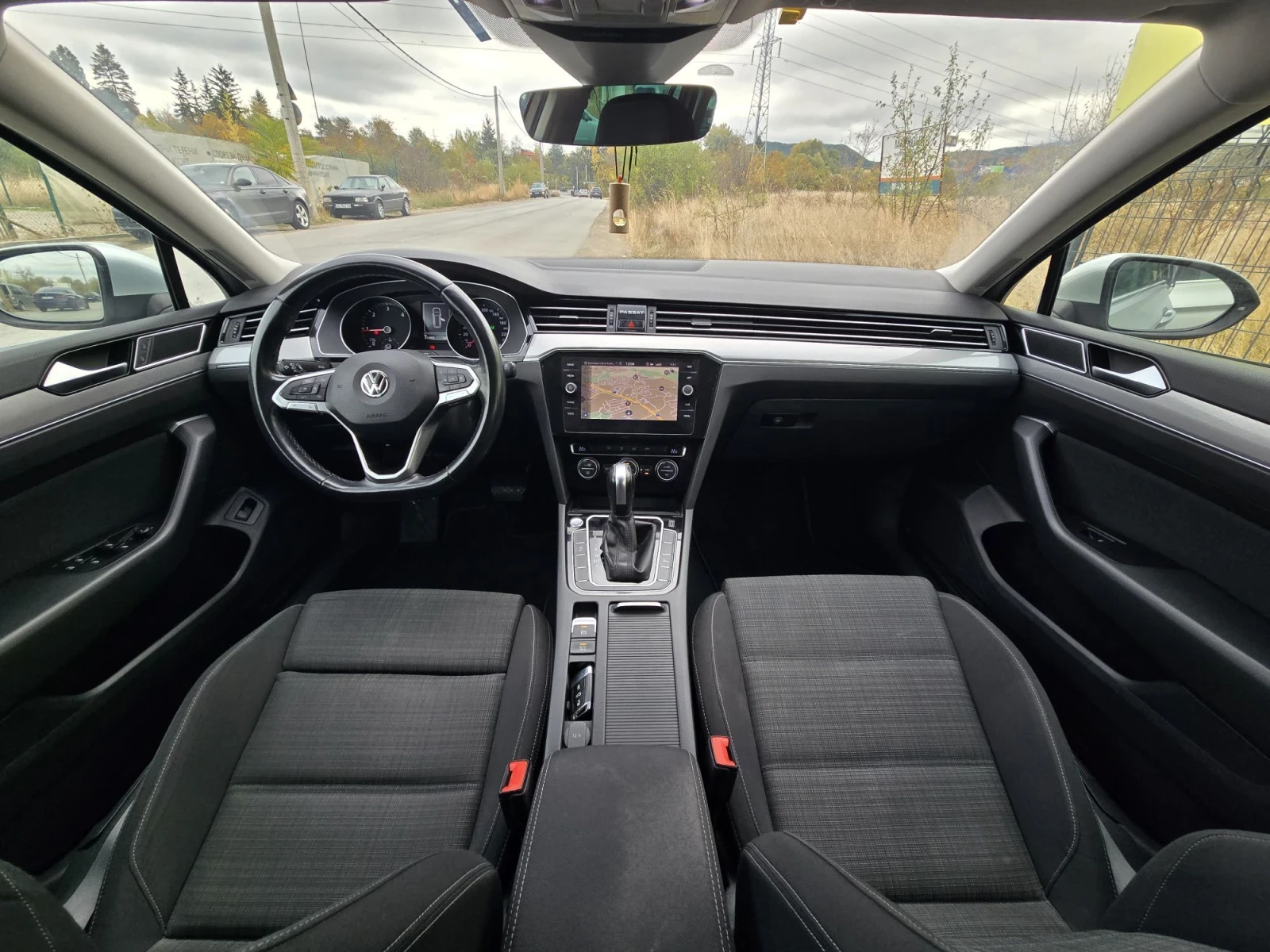 VW Passat 2.0TDI AUTOMAT, снимка 13 - Автомобили и джипове - 56701016