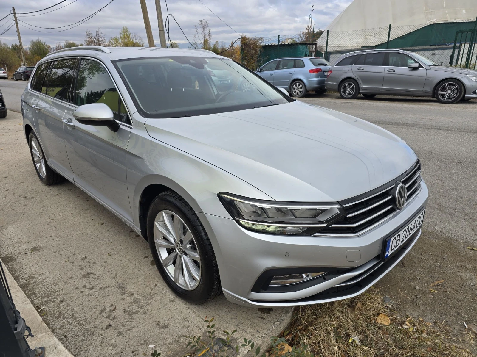VW Passat 2.0TDI AUTOMAT, снимка 3 - Автомобили и джипове - 56701016