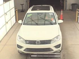 VW Touareg V6 Execline R-line * Дистроник* Подгрев отпред/отз, снимка 2