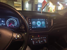 VW T-Roc, снимка 12 - Автомобили и джипове - 53700656