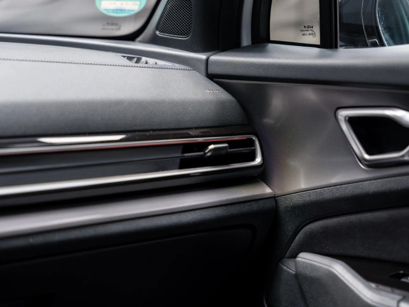 Kia Sportage 1.6 T-GDi* GT Line* 360 Cam* Pano* Обдухв* , снимка 14 - Автомобили и джипове - 52846033