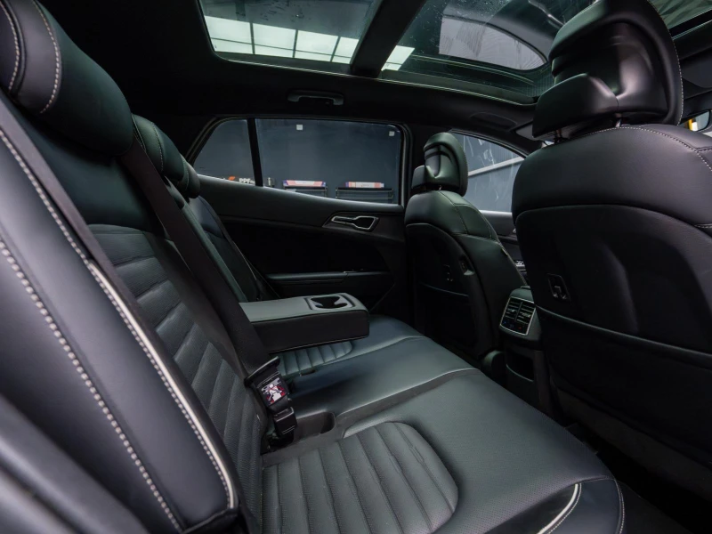 Kia Sportage 1.6 T-GDi* GT Line* 360 Cam* Pano* Обдухв* , снимка 9 - Автомобили и джипове - 52846033