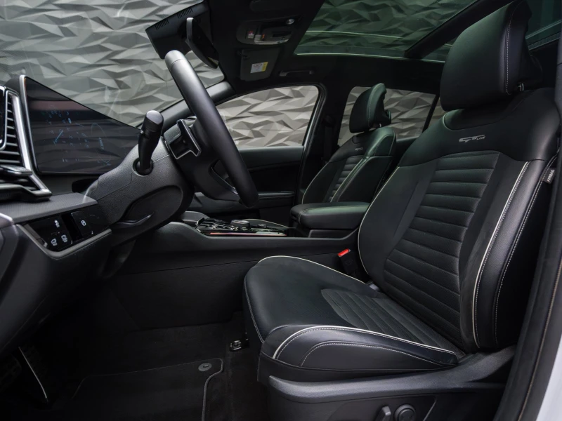 Kia Sportage 1.6 T-GDi* GT Line* 360 Cam* Pano* Обдухв* , снимка 7 - Автомобили и джипове - 52846033