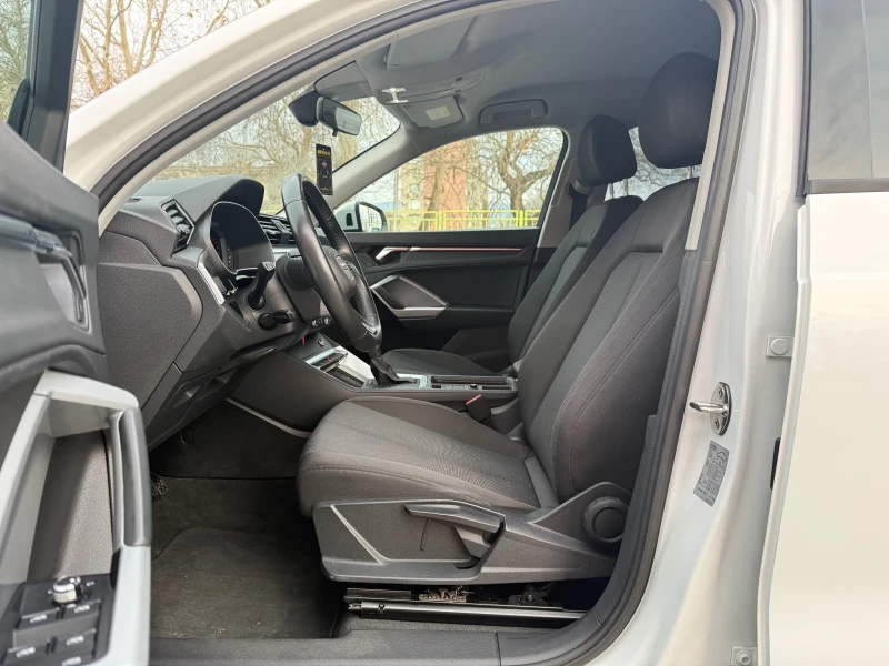 Audi Q3 Автопилот* LineAssist* ПАРКТРОНИК* ДИСТРОНИК, снимка 7 - Автомобили и джипове - 53176862