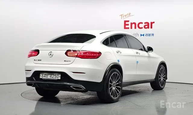 Mercedes-Benz GLC 300 COUPE * AMG LINE * 360 * HEAD UP * ПАНОРАМА * , снимка 3 - Автомобили и джипове - 56170148