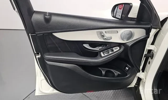 Mercedes-Benz GLC 300 COUPE * AMG LINE * 360 * HEAD UP * ПАНОРАМА * , снимка 12 - Автомобили и джипове - 56170148