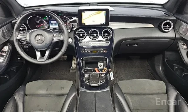 Mercedes-Benz GLC 300 COUPE * AMG LINE * 360 * HEAD UP * ПАНОРАМА * , снимка 7 - Автомобили и джипове - 56170148