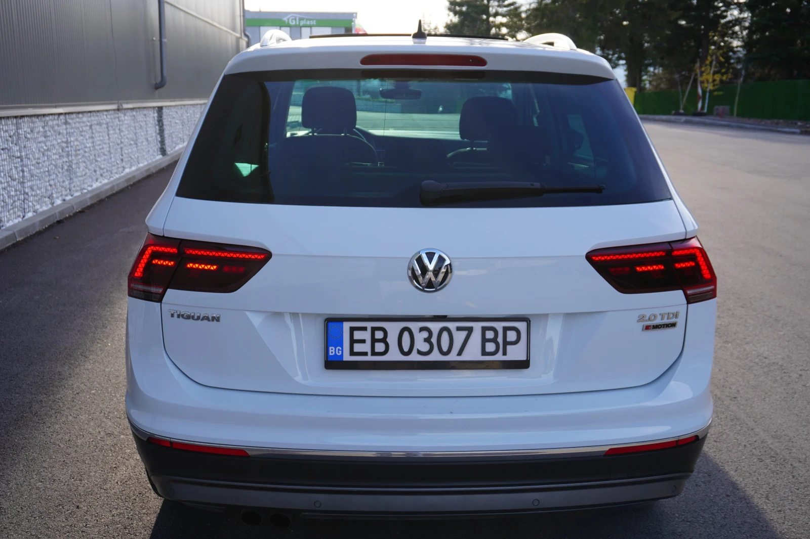 VW Tiguan 2.0TDI DSG 4MOTION, VIRTUAL COCKPIT-LASER LED, PAN - изображение 4