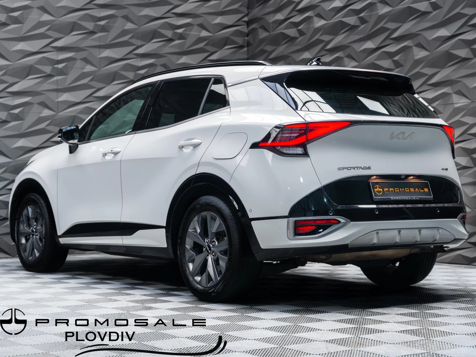 Kia Sportage 1.6 T-GDi* GT Line* 360 Cam* Pano* Обдухв*  - изображение 3