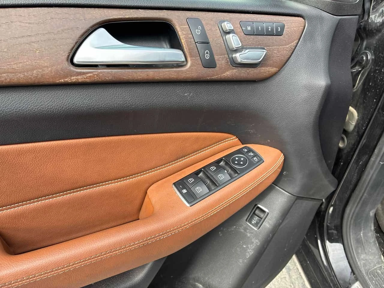 Mercedes-Benz GLE 350 * 4MATIC* ОБДУХВАНЕ* 360КАМЕРИ* ПАНО* + ГУМИ, снимка 11 - Автомобили и джипове - 53738854