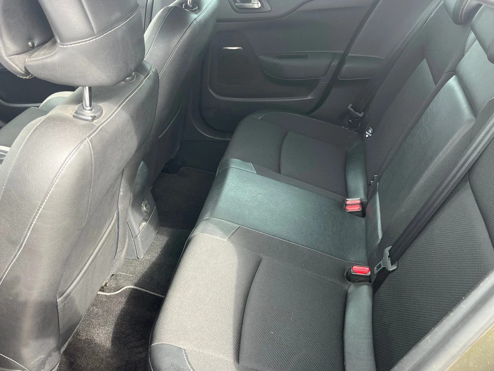 DS DS 4 Crossback 1.6 benzin, снимка 8 - Автомобили и джипове - 53934278