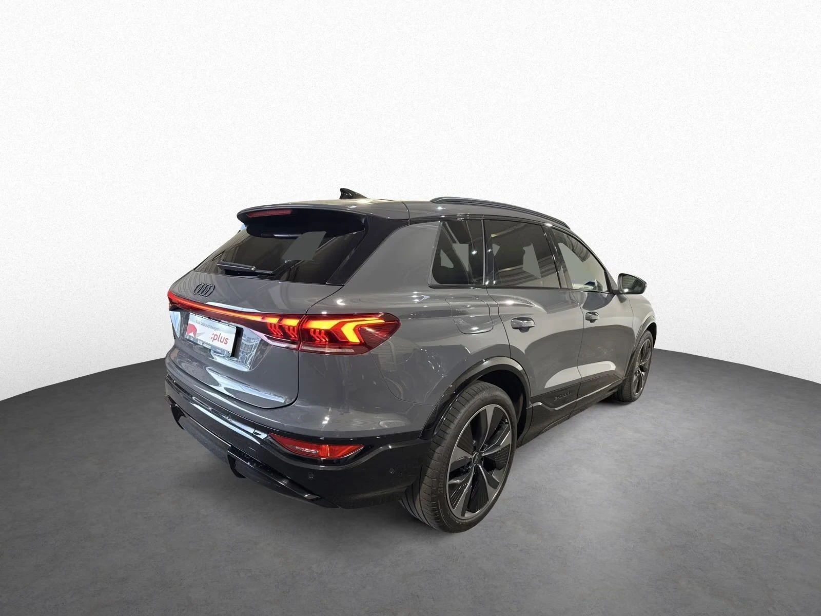 Audi Q6 Full S-Line Matrix DISTR PANO AIR 360 HUD Winter P, снимка 5 - Автомобили и джипове - 55715628