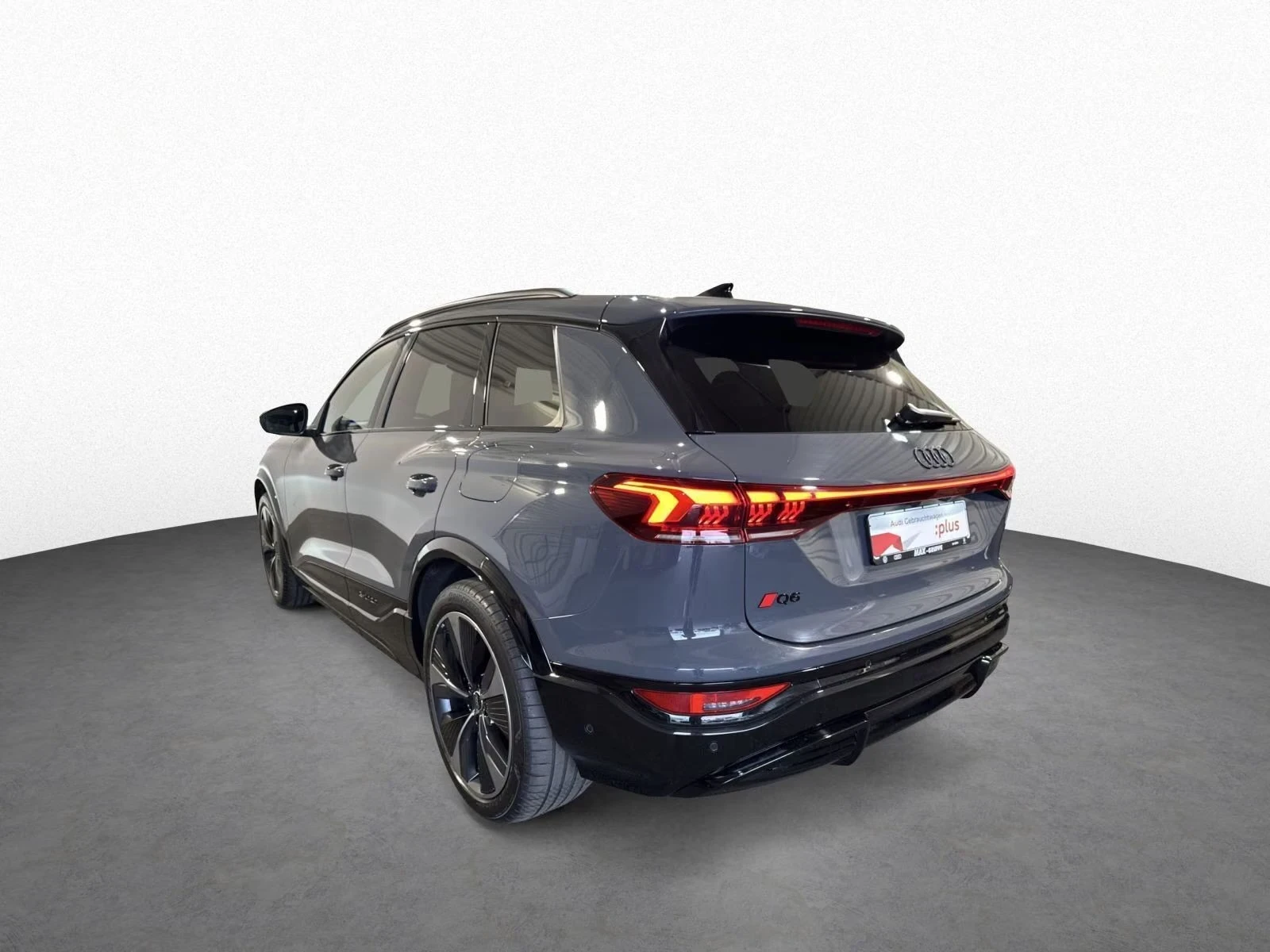 Audi Q6 Full S-Line Matrix DISTR PANO AIR 360 HUD Winter P, снимка 4 - Автомобили и джипове - 55715628
