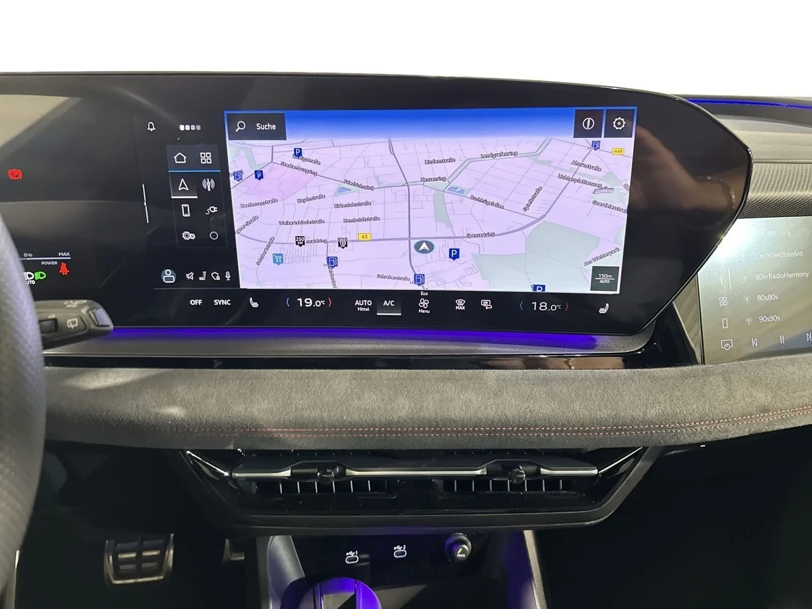 Audi Q6 Full S-Line Matrix DISTR PANO AIR 360 HUD Winter P, снимка 12 - Автомобили и джипове - 55715628