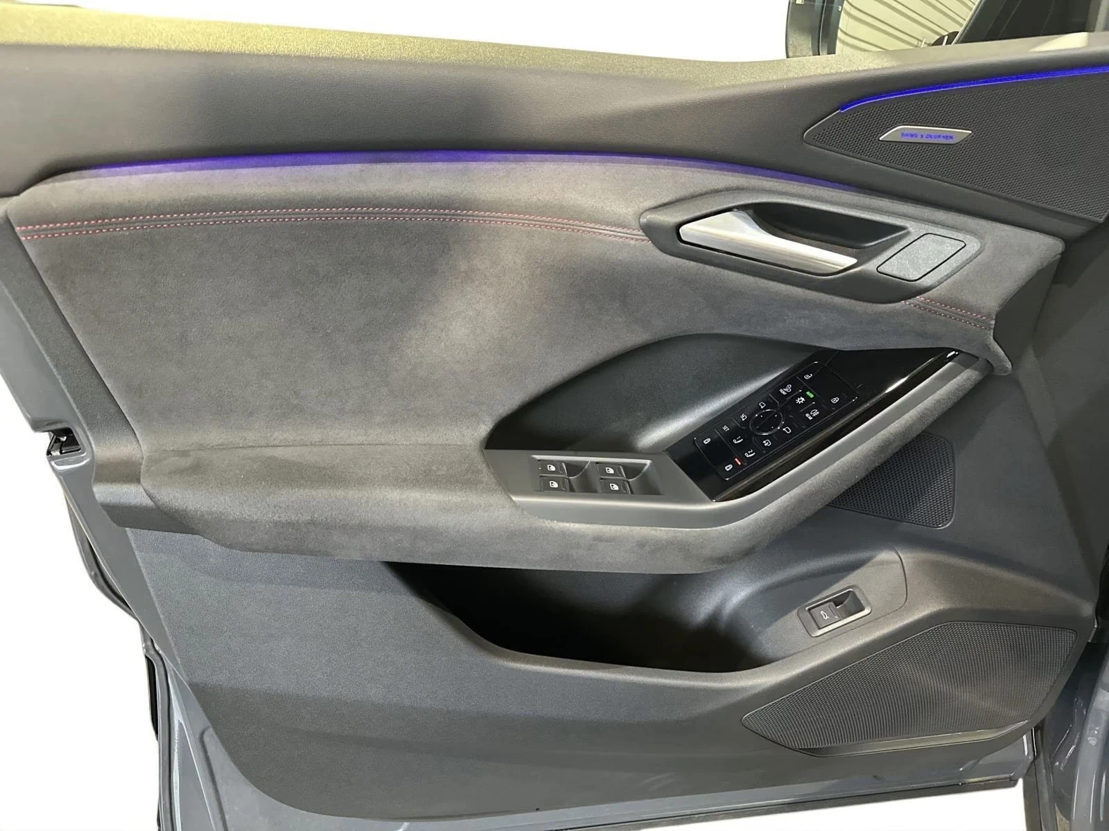 Audi Q6 Full S-Line Matrix DISTR PANO AIR 360 HUD Winter P, снимка 13 - Автомобили и джипове - 55715628
