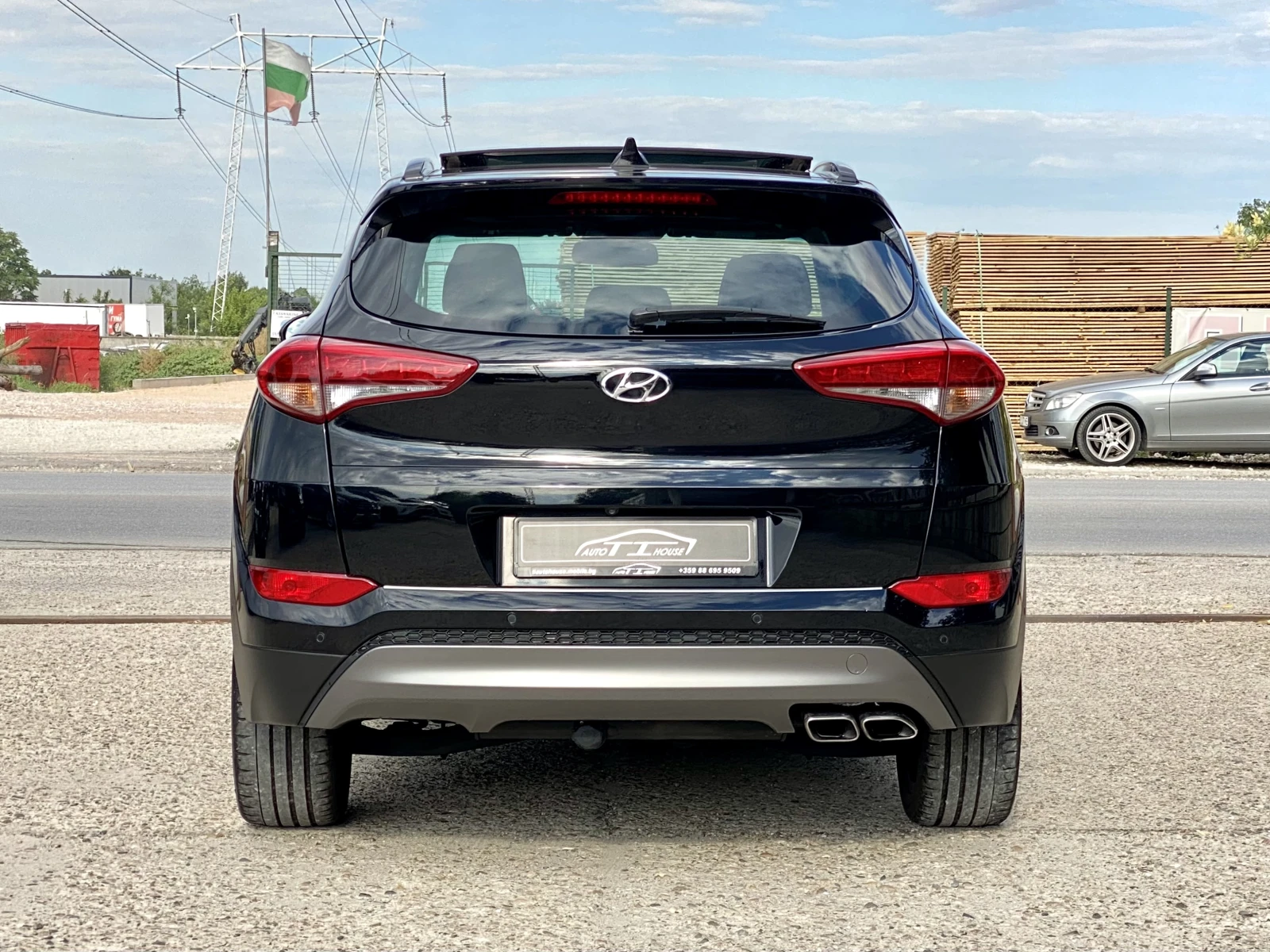 Hyundai Tucson Premium* Key GO* Pano* Dis* Full*  , снимка 3 - Автомобили и джипове - 55197698