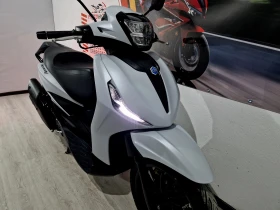 Piaggio Beverly 400 HPE, ABS-ASR, 2024г.-8236км.!, снимка 15