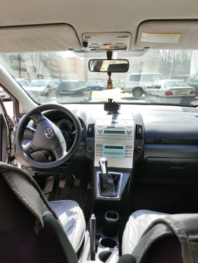 Toyota Corolla verso, снимка 8