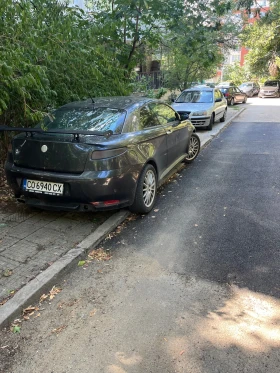 Alfa Romeo Gt 1.9 jtd - изображение 1