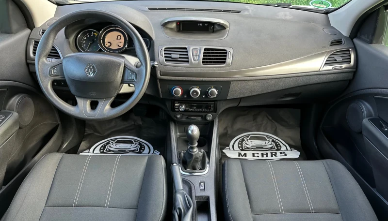 Renault Megane 1.6 БЕНЗИН 110кс, снимка 9 - Автомобили и джипове - 48327035