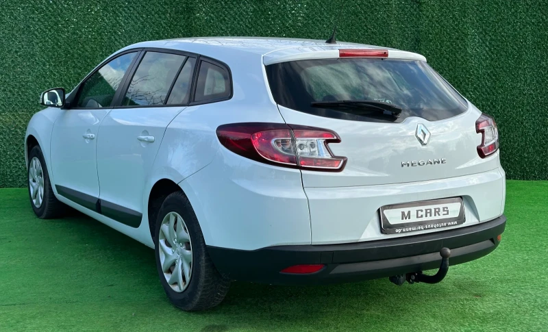 Renault Megane 1.6 БЕНЗИН 110кс, снимка 8 - Автомобили и джипове - 48327035