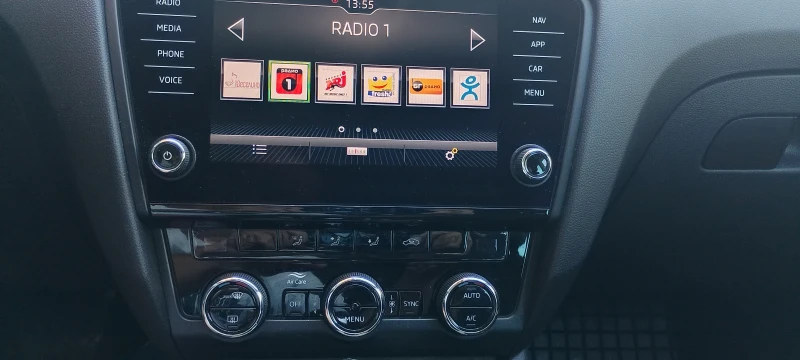 Skoda Octavia 1.6, снимка 7 - Автомобили и джипове - 52120601