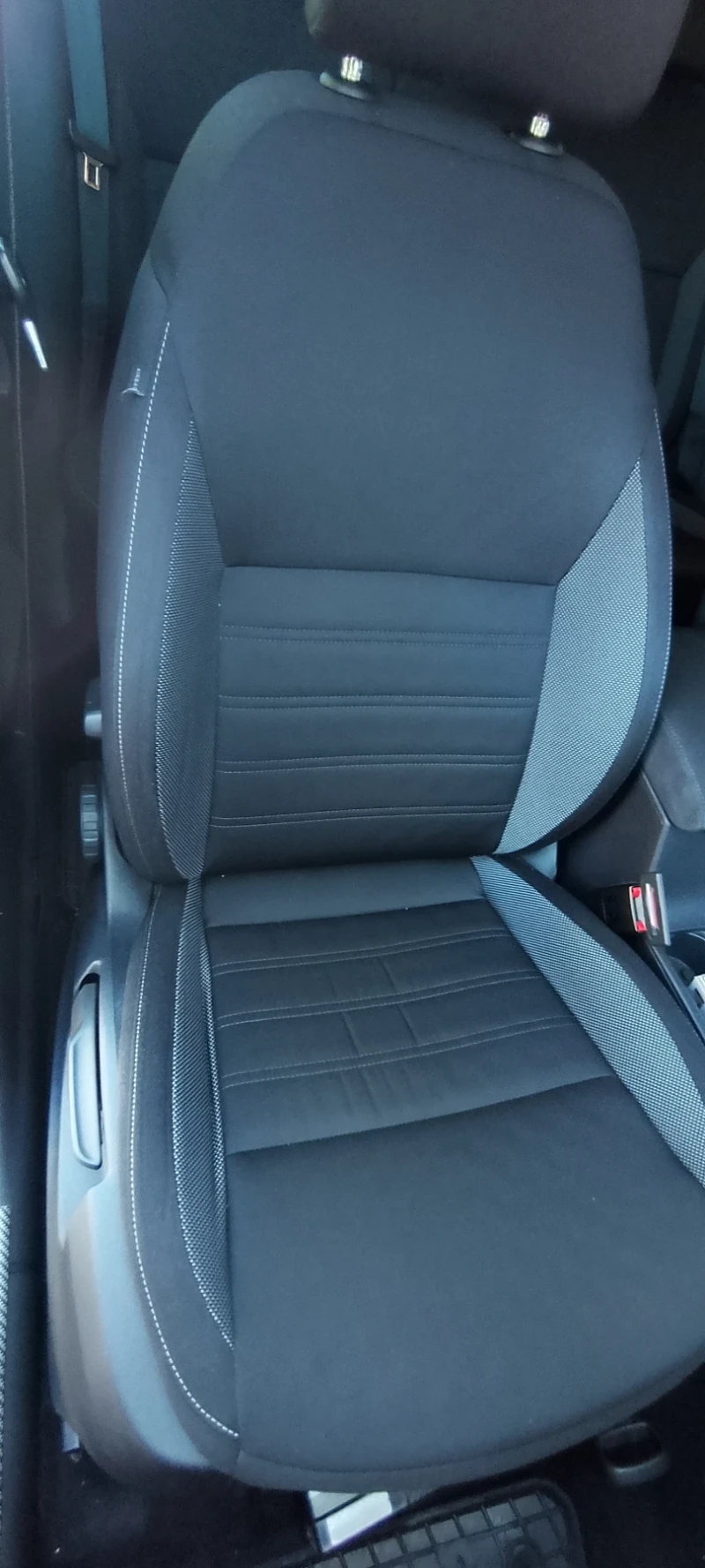 Skoda Octavia 1.6, снимка 10 - Автомобили и джипове - 52120601