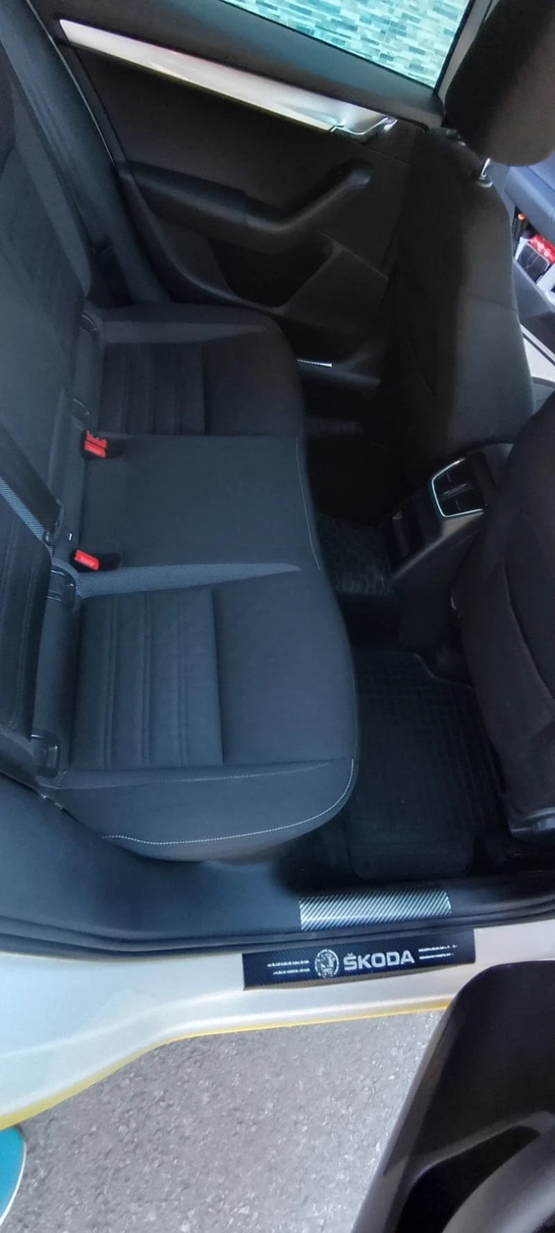 Skoda Octavia 1.6, снимка 12 - Автомобили и джипове - 52120601