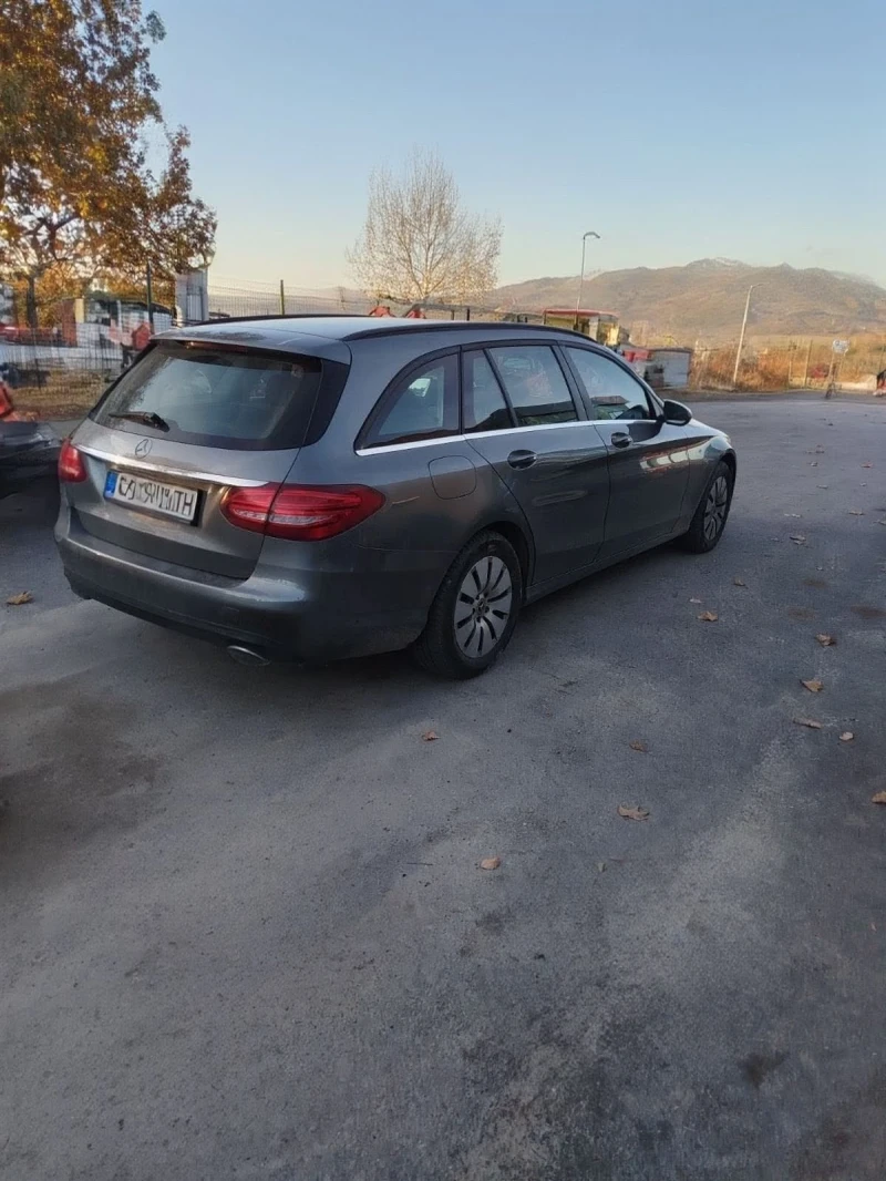 Mercedes-Benz C 220, снимка 7 - Автомобили и джипове - 52249656