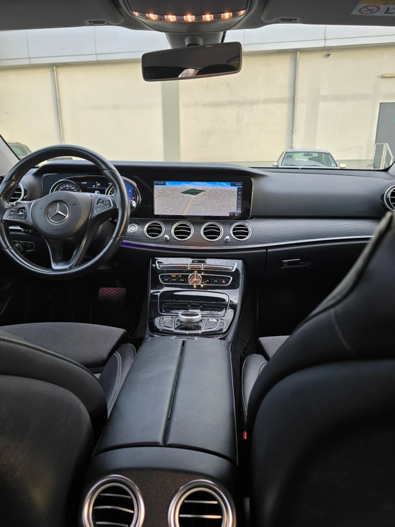 Mercedes-Benz E 220, снимка 8 - Автомобили и джипове - 52863817