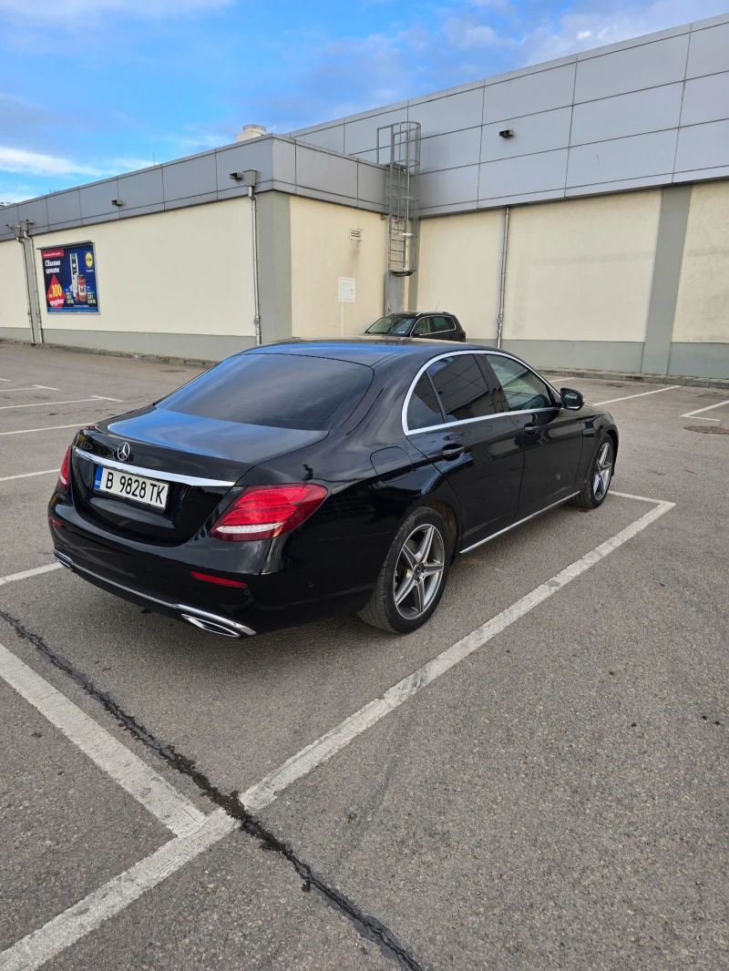 Mercedes-Benz E 220, снимка 4 - Автомобили и джипове - 52863817