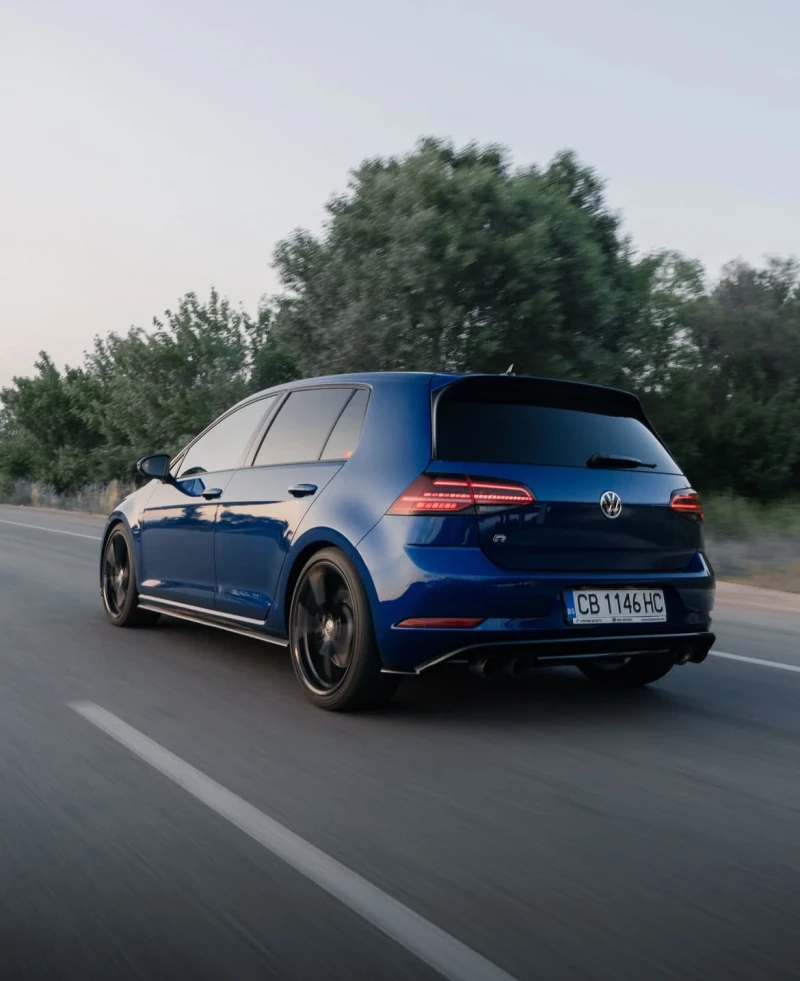VW Golf R MK7.5 AKRAPOVIC От Порше София, снимка 17 - Автомобили и джипове - 52909091