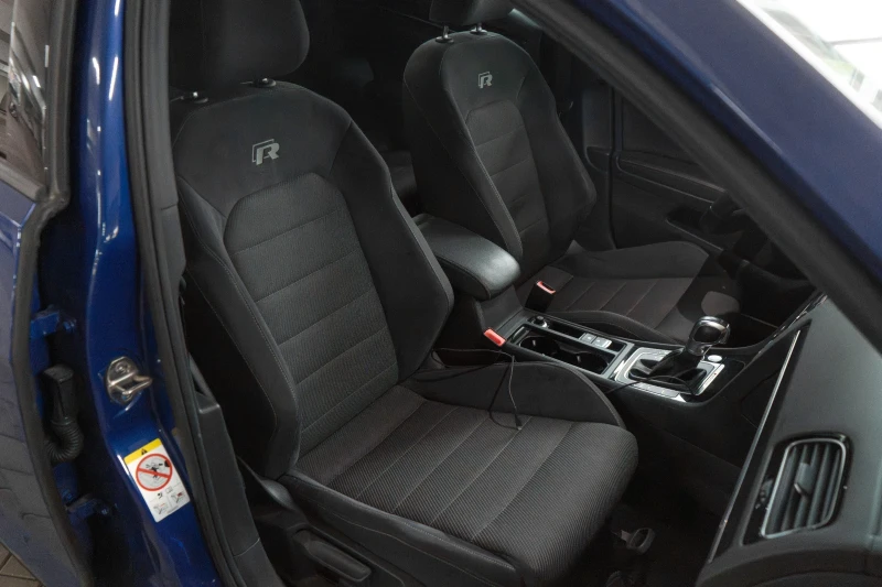 VW Golf R MK7.5 AKRAPOVIC От Порше София, снимка 12 - Автомобили и джипове - 52909091