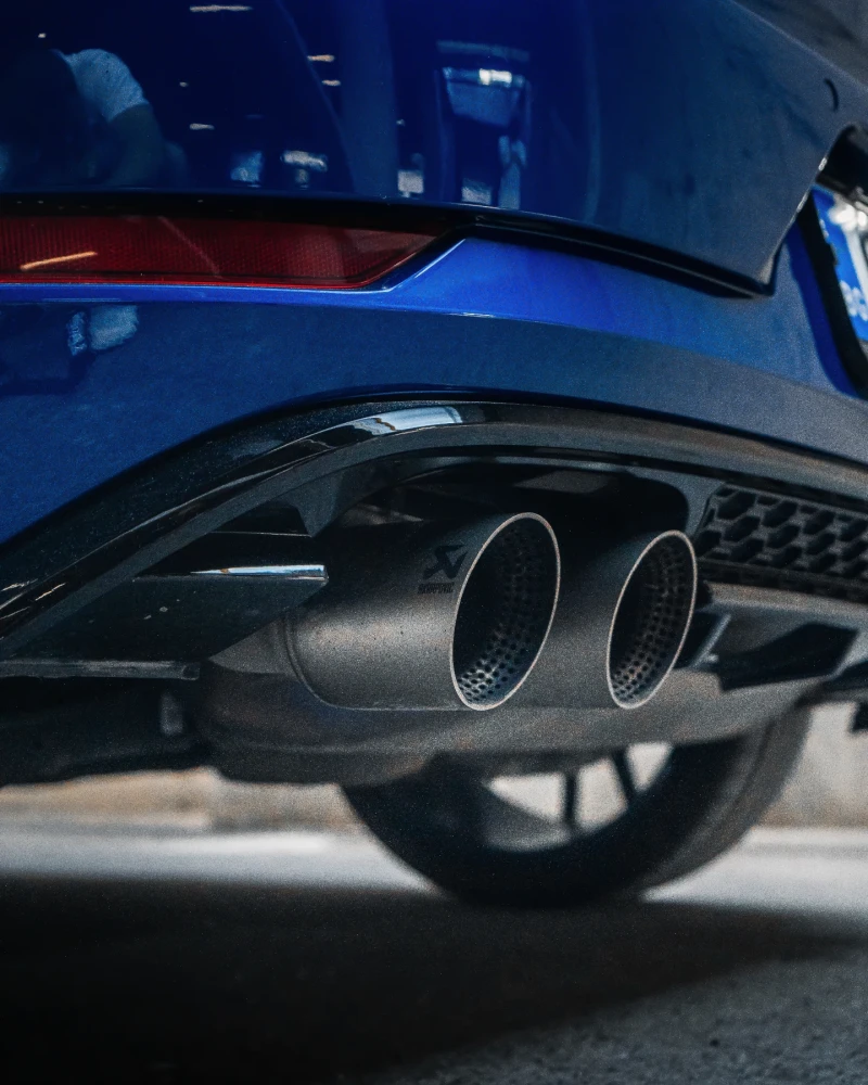 VW Golf R MK7.5 AKRAPOVIC От Порше София, снимка 16 - Автомобили и джипове - 52909091