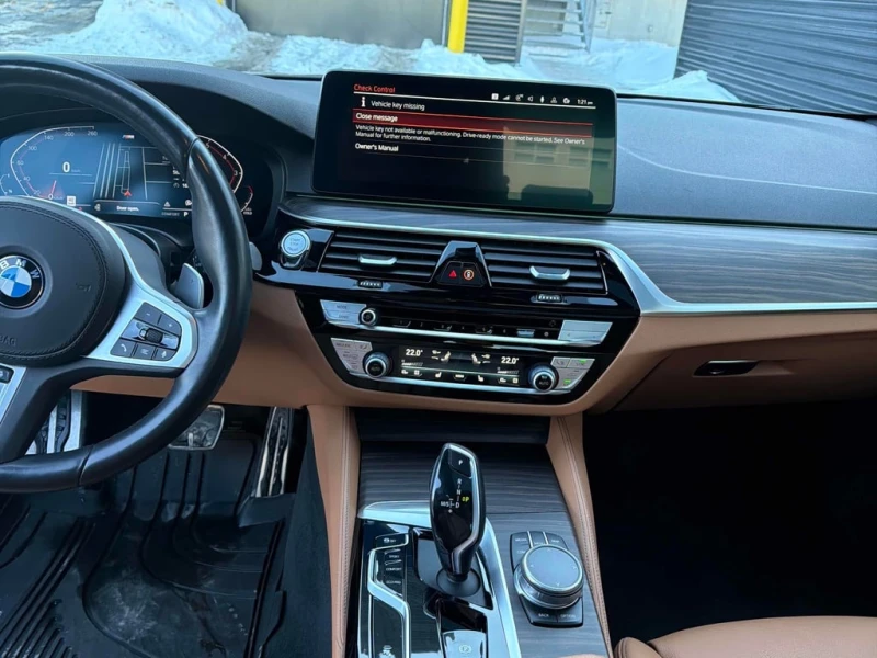 BMW 530 * xDrive * CARFAX * М ПАКЕТ * 360 * ПОДГРЕВИ, снимка 9 - Автомобили и джипове - 53329202