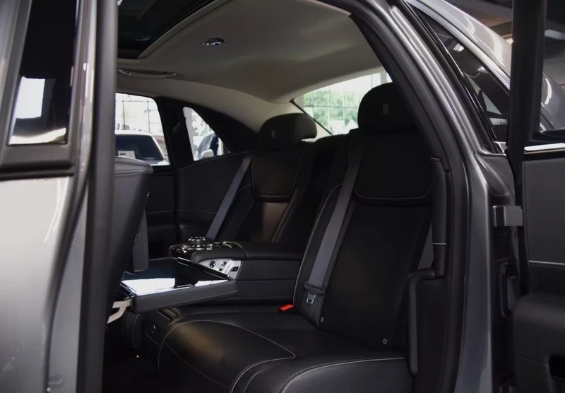 Rolls-Royce Ghost 6.6 V12 , снимка 8 - Автомобили и джипове - 53922256