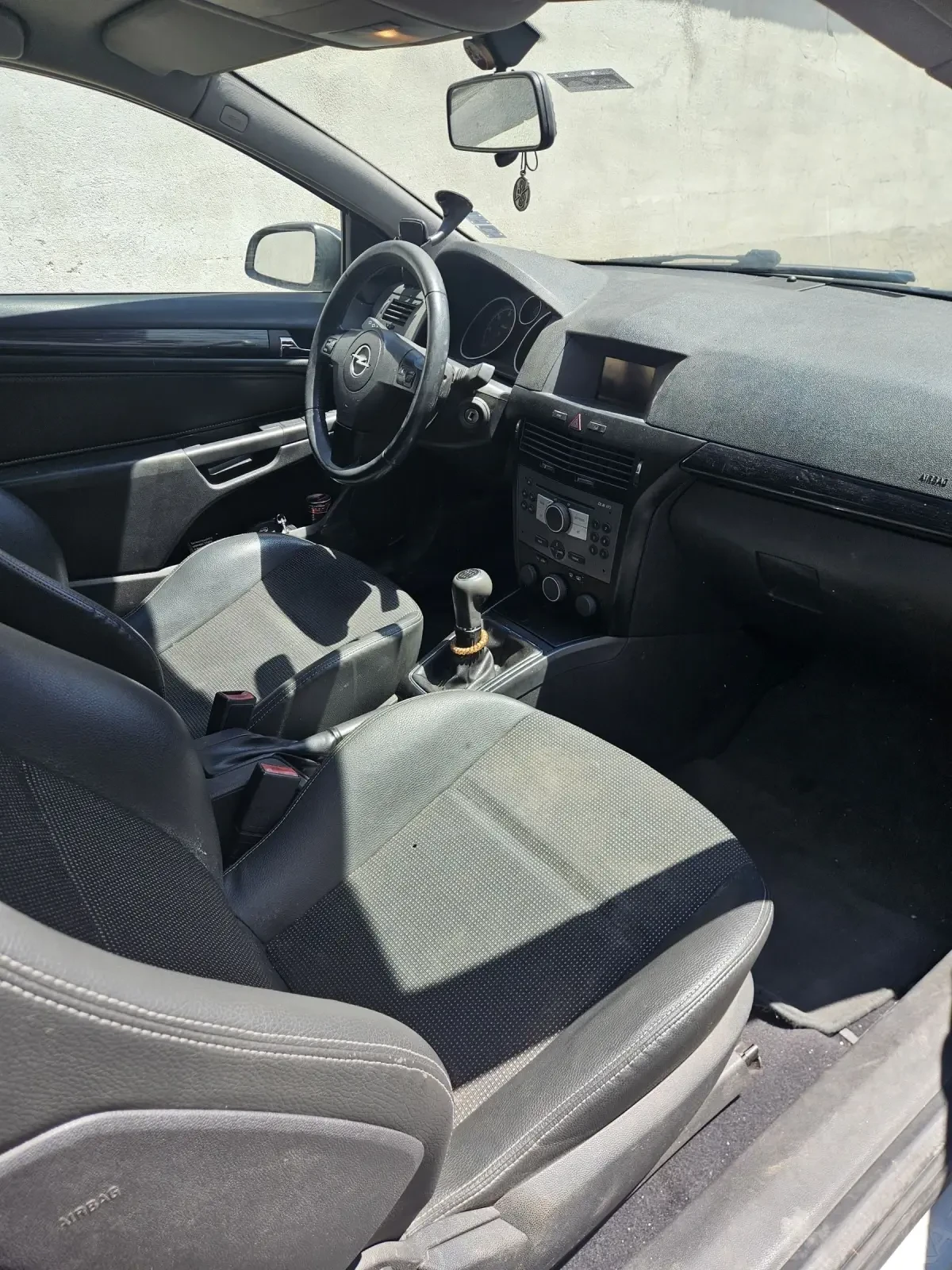 Opel Astra Gtc 1.9 cdti - изображение 6