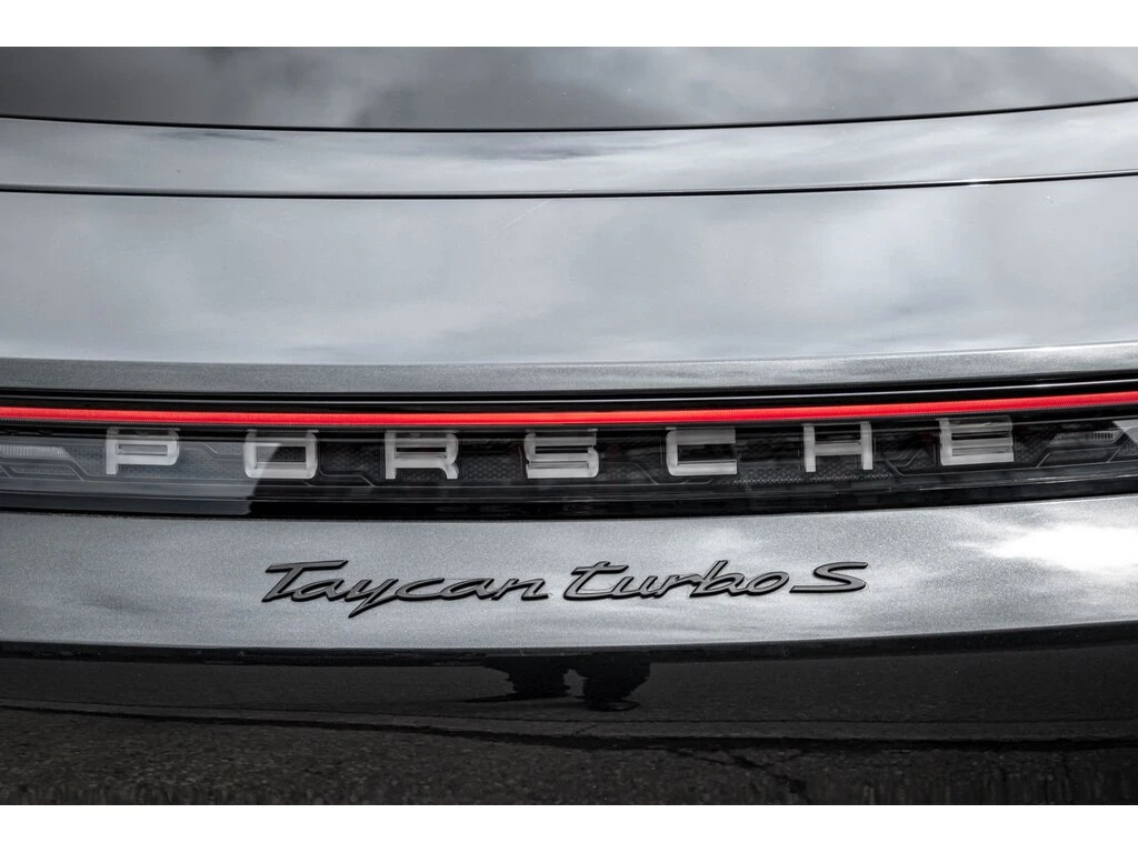 Porsche Taycan TURBO S AWD - изображение 6