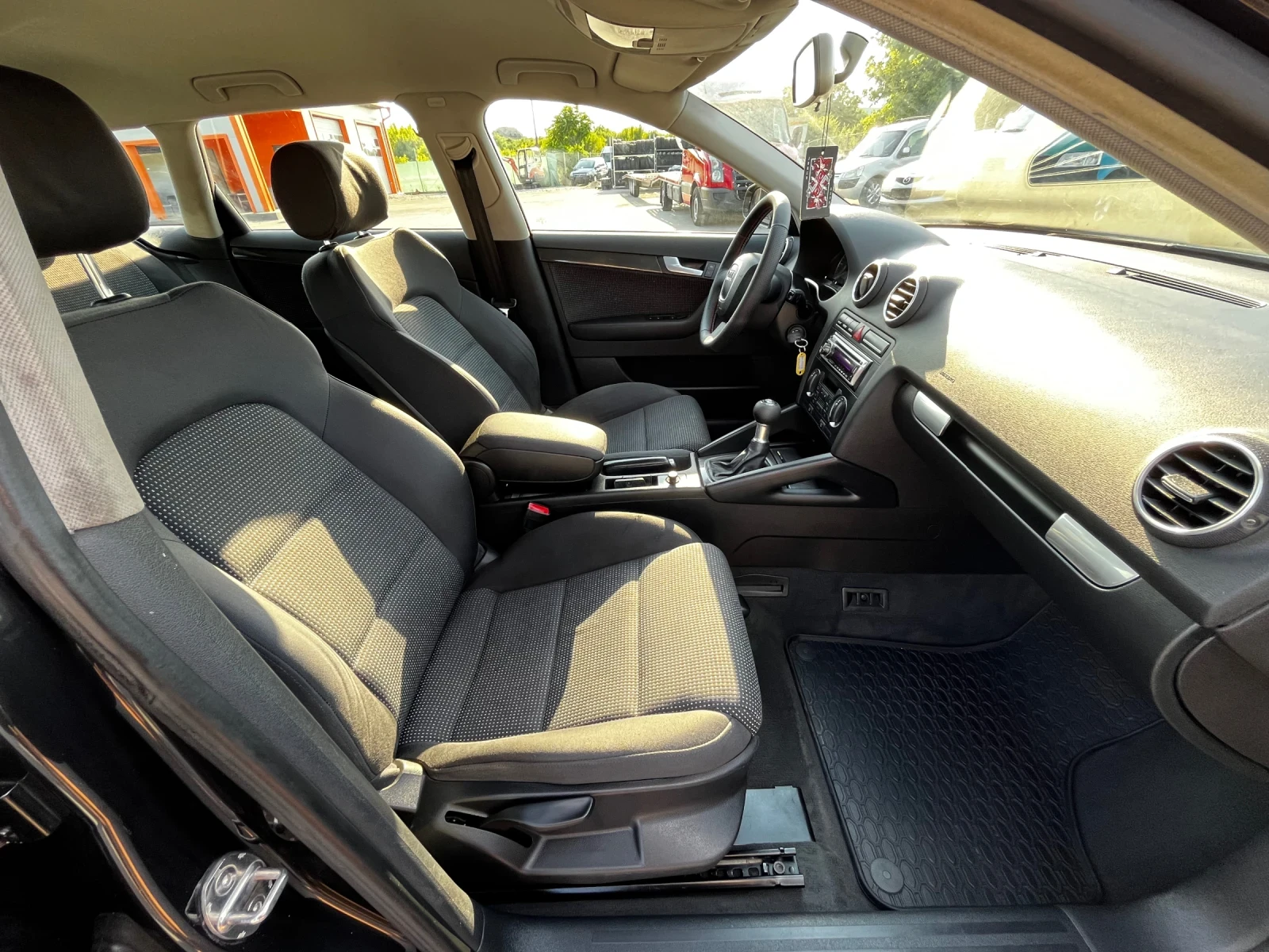 Audi A3 1.9TDI 105 Sportback - изображение 10