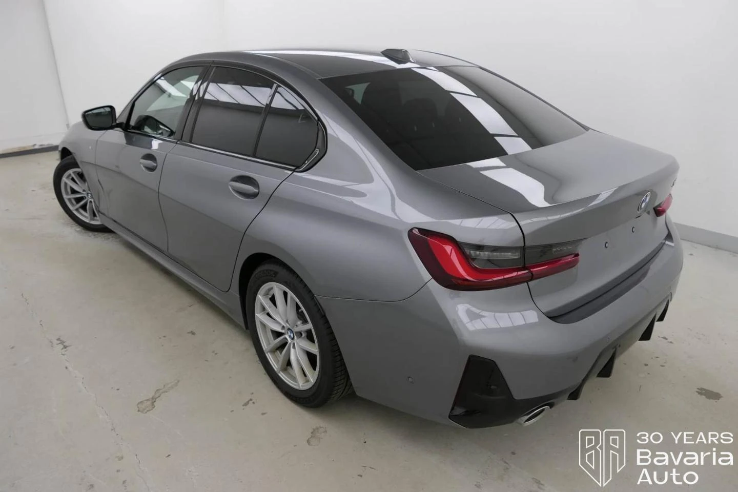 BMW 320 i M Sport Paket - изображение 2